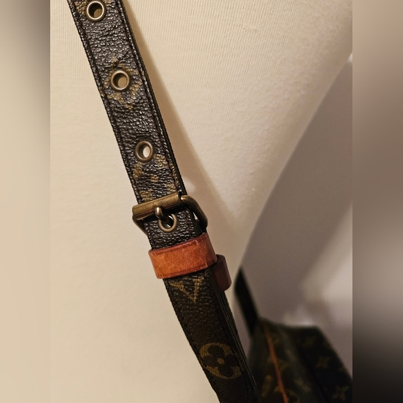 Rare Louis Vuitton Monogram Amazone MM size - Picture 7 of 16